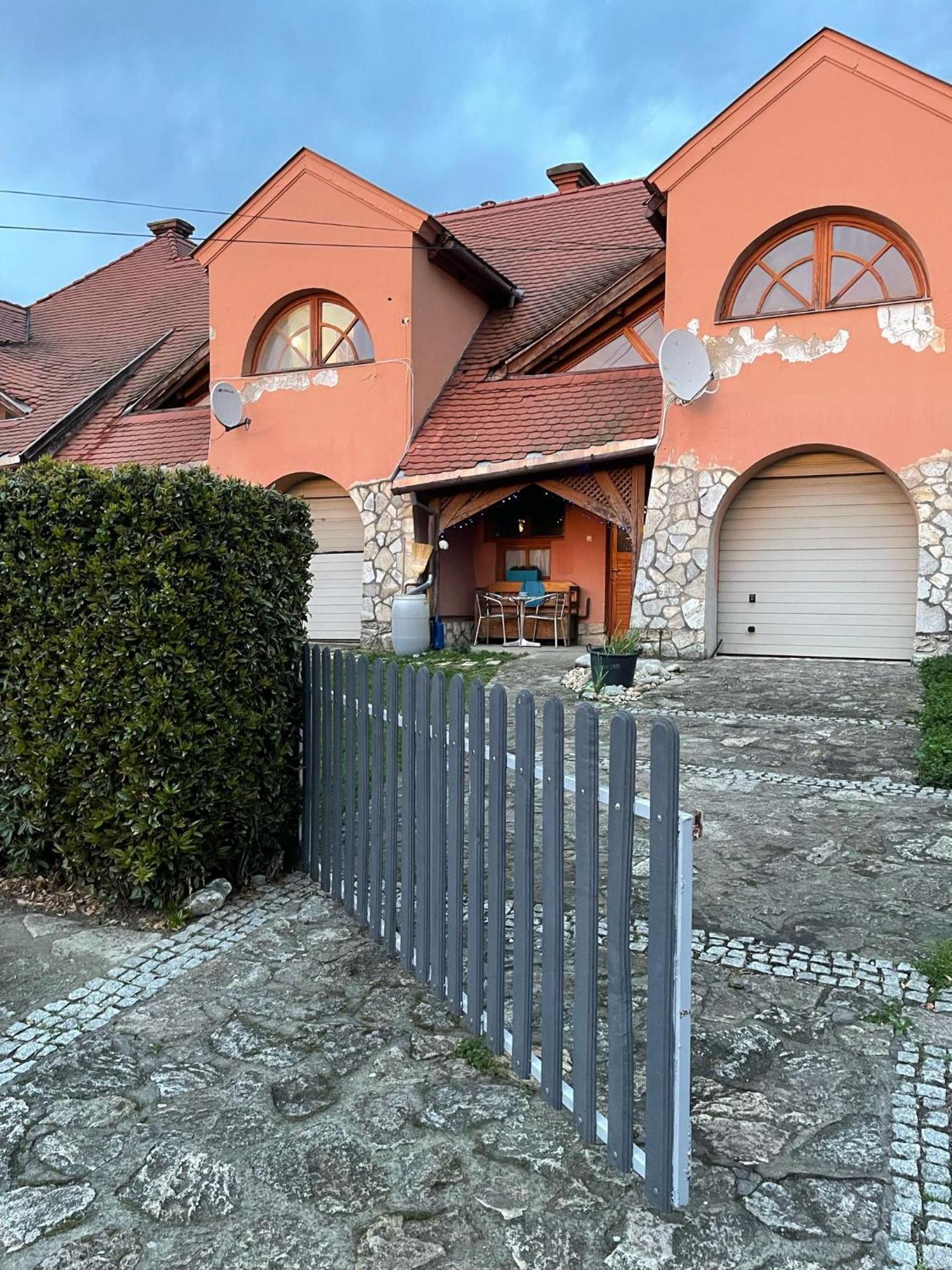 Greenpark Garden Villa Family Apartments Near Tokaj Серенч Экстерьер фото